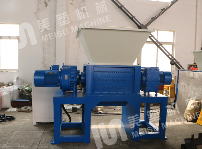 強(qiáng)力破碎機(jī)